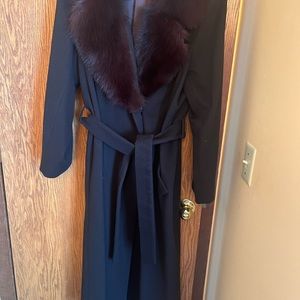 Stunning Brown Vintage Pure Wool Maxi Coat with Fox Fur Collar